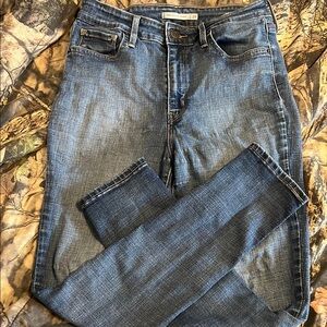Levi High Rise Skinny jeans size 29